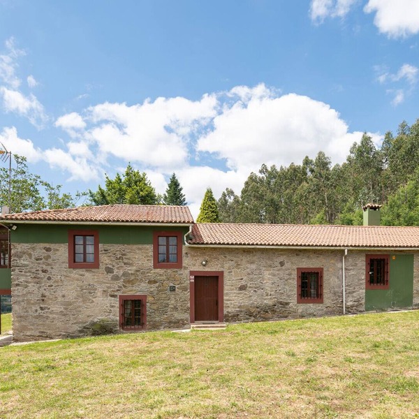 Villa A Ribeira (284), riverside near the coast