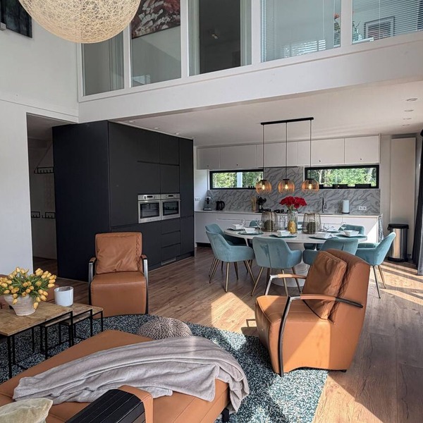 Villa Amsterdam Beyond | 4 Bedrooms | Sleeps 8 Pet-friendly!