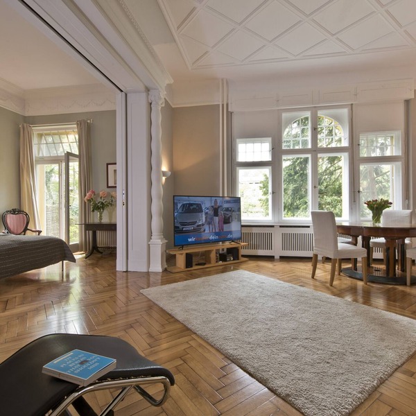 VILLA APARTMENT with terrace - WANNSEE - QUIET - 2 people + child (ren)