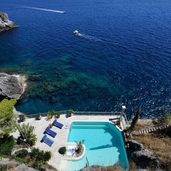 Villa Azzurra with private pool and access to the sea 4 guests