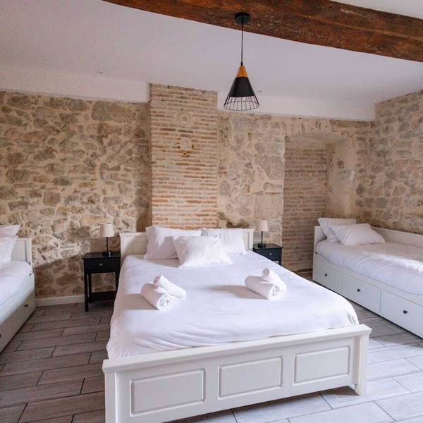 Villa Bacchus at the water's edge, heated pool