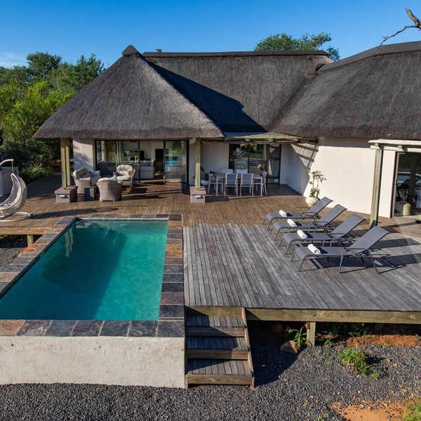 Villa Blaaskans, holiday home with pool in wildlife reserve near Kruger Park