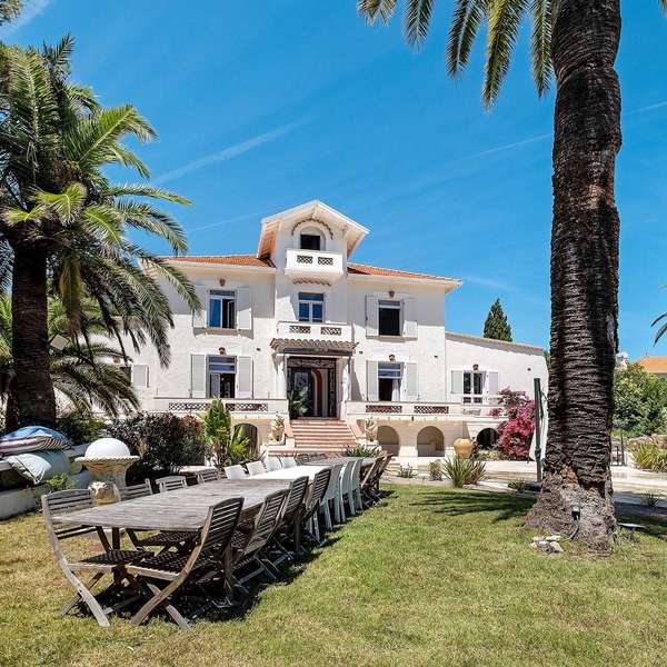 Villa "Caron Riviera" with Sea View, Wi-Fi, and Air Conditioning