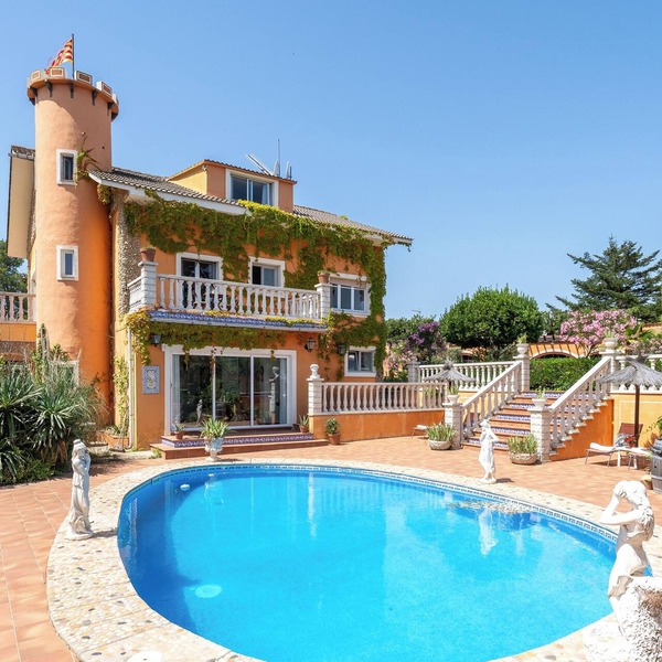 Villa 'Casa Del Vino' with Mountain View, Private Pool and Wi-Fi