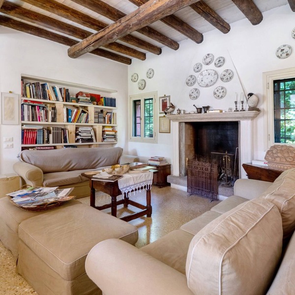 Villa 'Colloredo' with Shared Garden and Air Conditioning