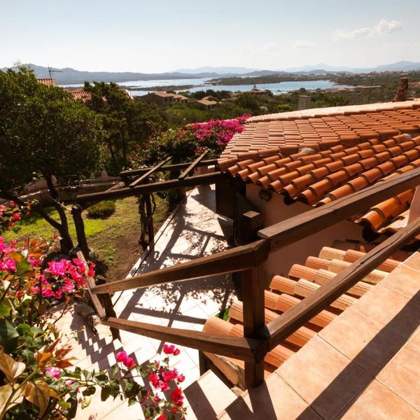 VILLA CON MAGNIFICO TERRAZZO IUN P6868