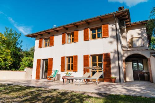 Villa con piscina e jacuzzi vicino Saturnia