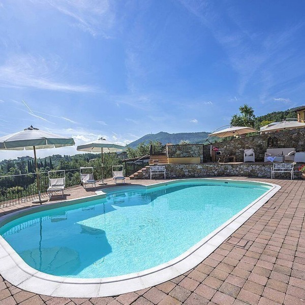 Villa Cordelia: A charming two-story villa surrounded by the greenery, with Free WI-FI.