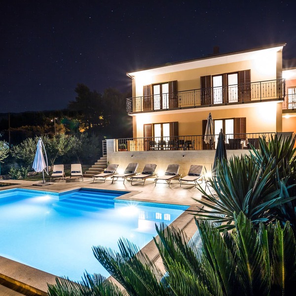Villa Dalmatica SAVE 20 percent on Split-villas com