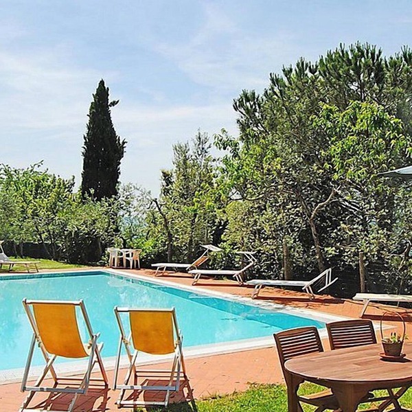Villa del Nibbio: A characteristic and welcoming two-story age-old farm house located in an isolated position, on the slopes of a hill which is covered with olive groves, with Free WI-FI.