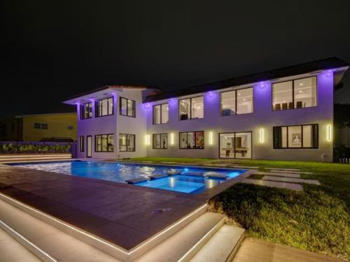 Villa Deco Palm