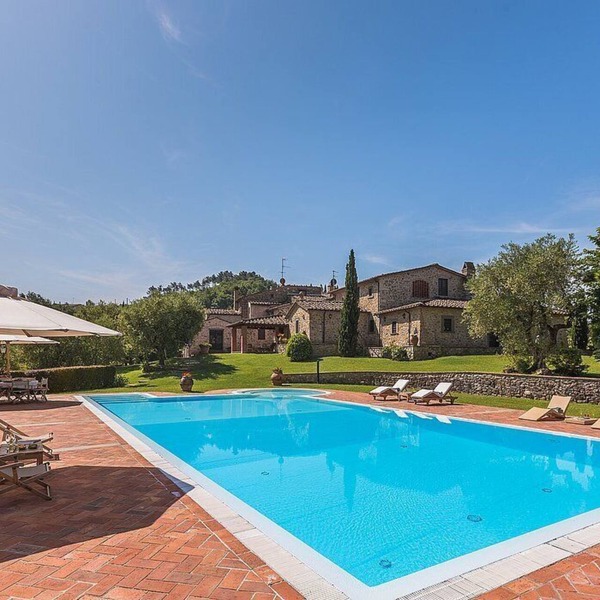 Villa Eccelsa: An elegant and welcoming two-story historical villa surrounded by the greenery, with Free WI-FI.