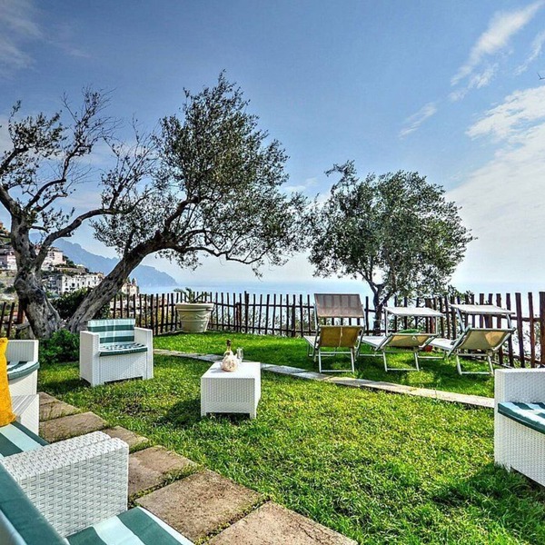 Villa Eufemia: A spacious three-story villa which faces the sun and the sea, with Free WI-FI.