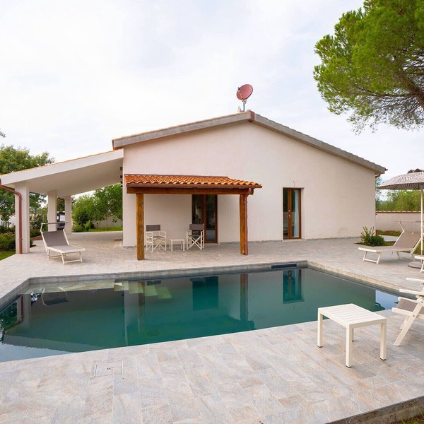 Villa Flo with pool
