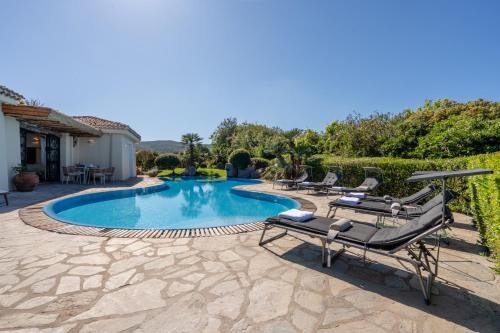 Villa Flor, Exclusive House with Pool in Stintino