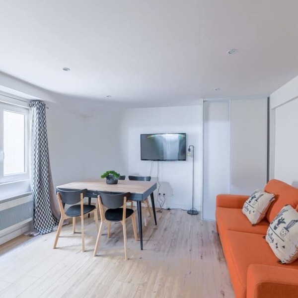Villa Poncelet - Suite Coco mademoiselle, 2 Bdrs, Champs Elysées, A/C, Prime Loc