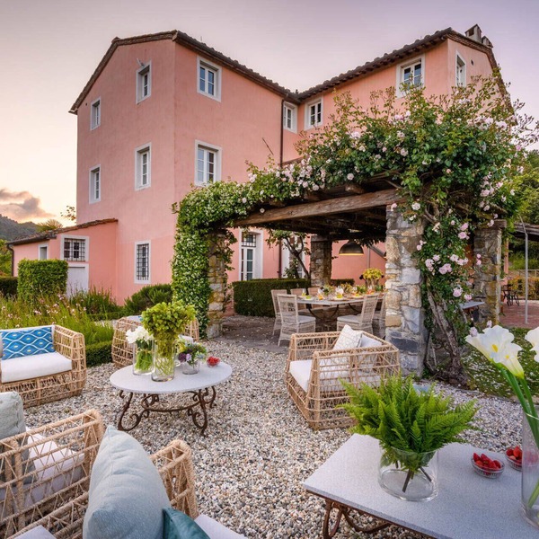 Villa Francigena Luxury 10 bedroom Farmhouse Villa