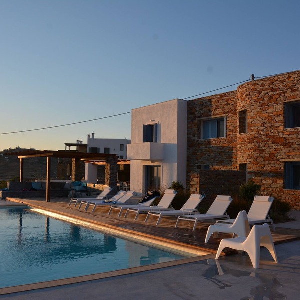Villa Frear -Two waterfront villas with infinity pool