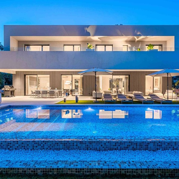 Villa 'Gotmar Beach Is A Modern' with Private Pool, Wi-Fi and Air Conditioning