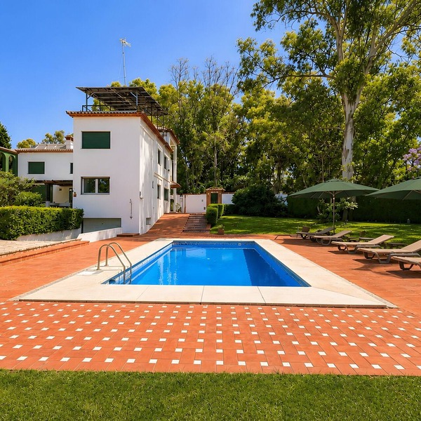 Villa 'Gran Cerca De Puerto Banús' with Mountain Views, Wi-Fi, and Air Conditioning