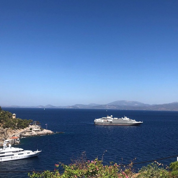 Villa Hydra Estrella is Offers views of the port and town