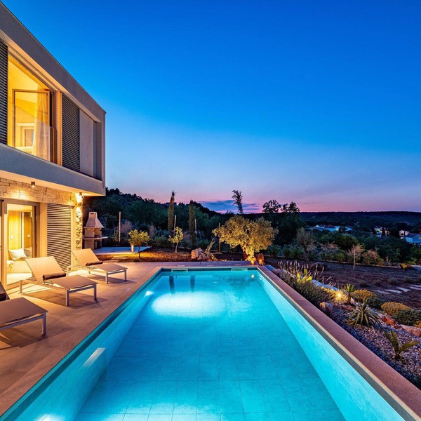 Villa Hypnotic with Pool