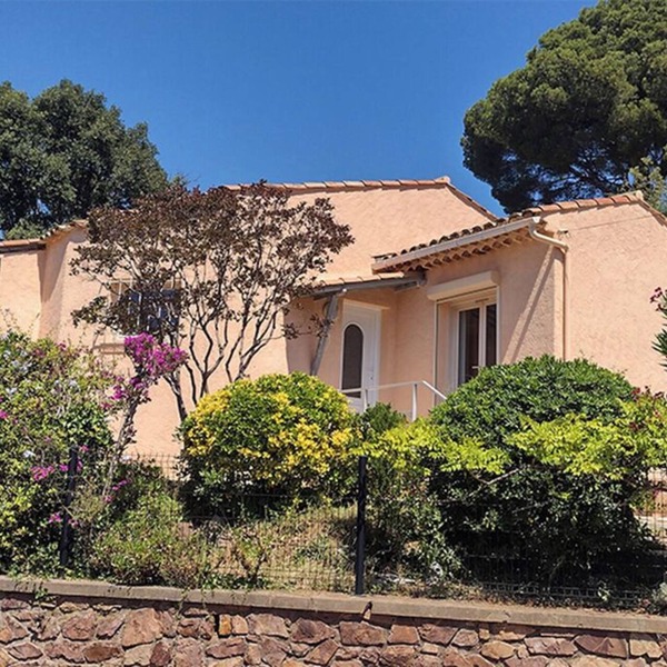villa in Agay - Saint-Raphaël, two steps from the beach and shops, absolute calm