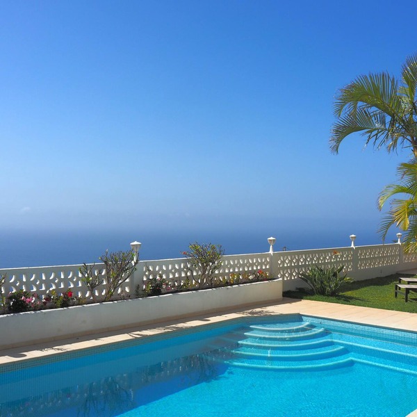 Villa in quiet location with superb views of the Atlantic Ocean and private pool