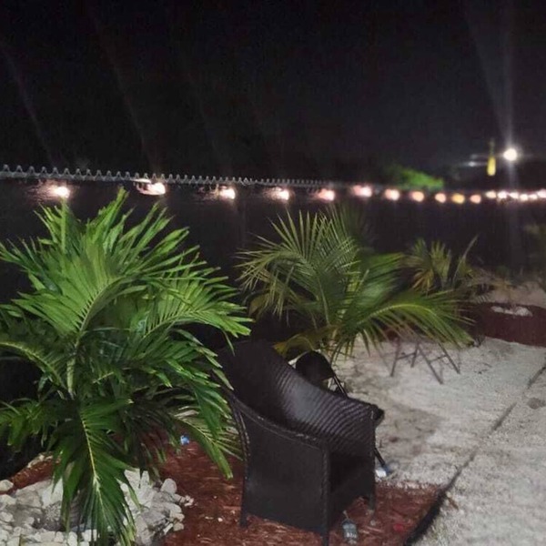 Villa in Freeport, Bahamas, close walking distance to crystal clear beach water.