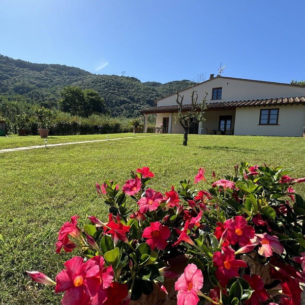 Villa in Lucca with 3 bedrooms sleeps 7