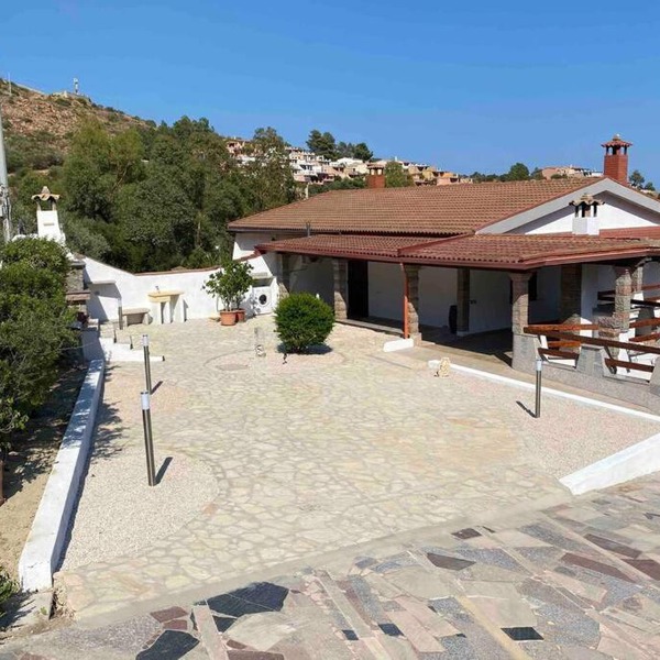 Villa L