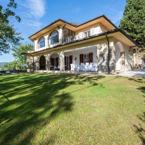 Villa la Quercia by Mmega