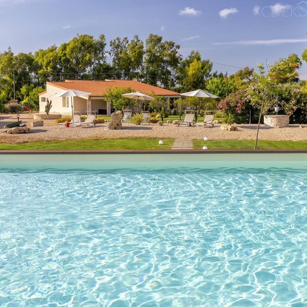 Villa Libeccio for 9 persons close to the beach with shared swimming pool
