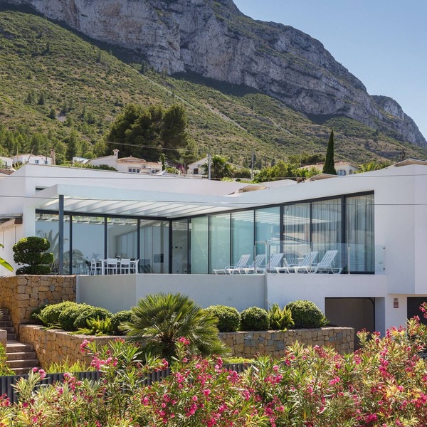 Villa lussuosa e all'avanguardia con splendida vista