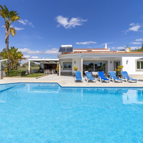 Villa Maria is a modern, spacious villa with the option to heat the pool