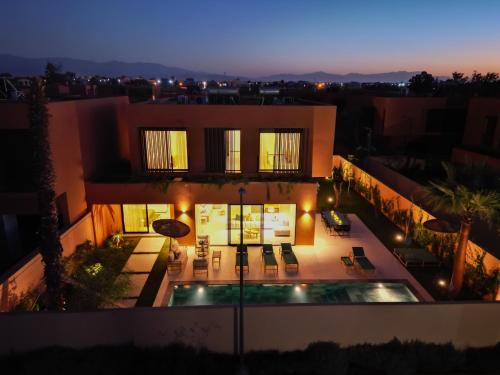 Villa Marleanis 5 suites 300m2 piscine chauffée privative 11m de long résidence avec gardien