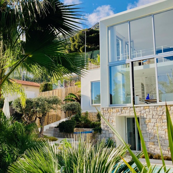 Villa MIRANO - Charm & relaxation by the sea.