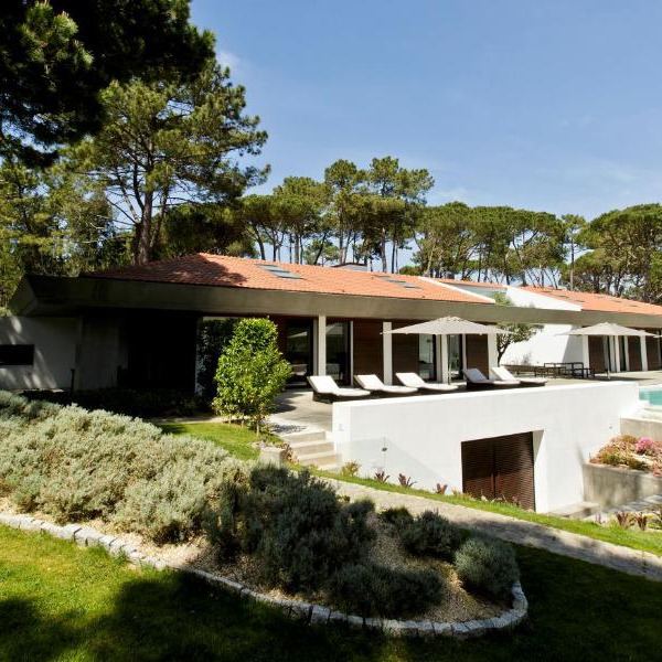 Villa Monte Serves