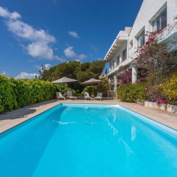 Villa "Paradis" with Sea View, Private Pool and Wi-Fi