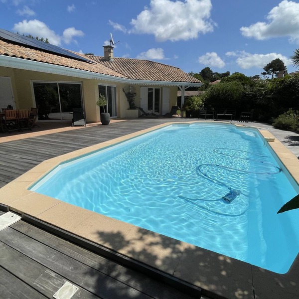 Villa rated 4 stars swimming pool, very quiet area, 6 mn from Dune Pilat and beach