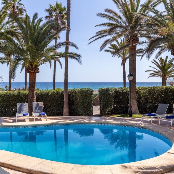 VILLA SEMBAT with private pool and first line of the sea
