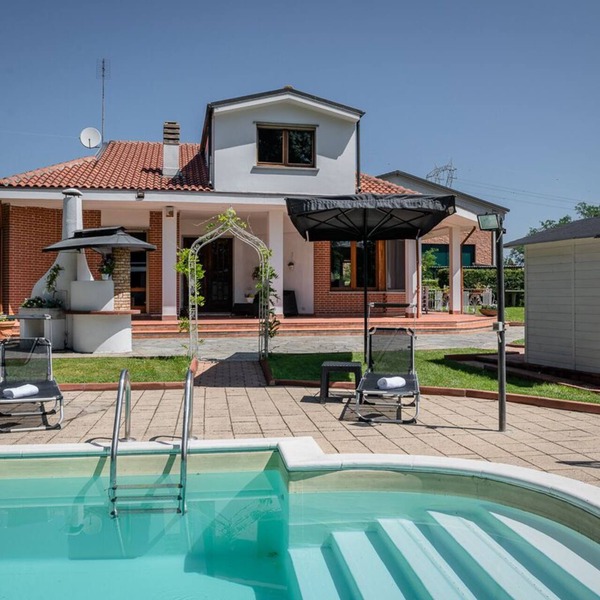 Villa Sequoia with swimming pool and private spa CIR code 00126300139