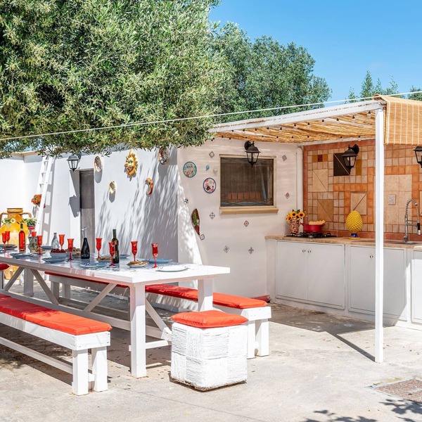 Villa Simone Vacation Villa With Garden, Sava, Italy