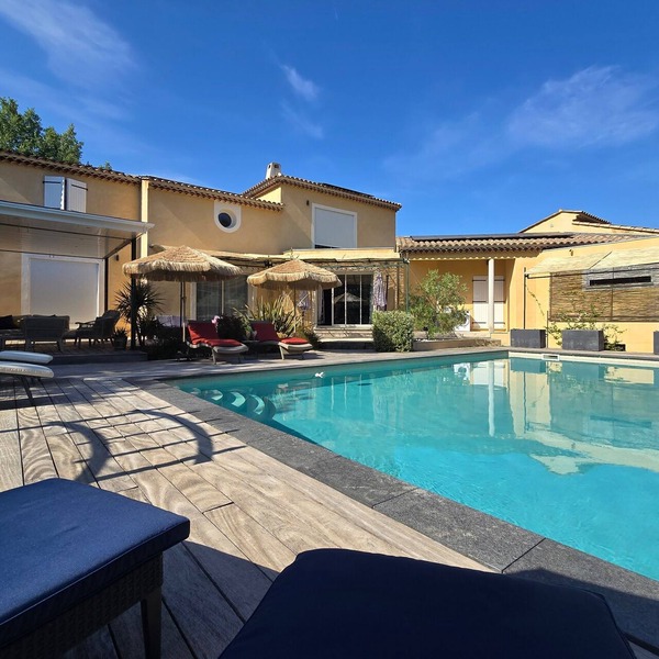 Villa "Superb with Private Pool", Wi-Fi, Air Conditioning