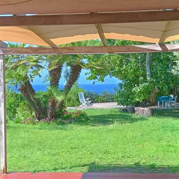 Villa Teresa by the sea, relaxation, lovely view, wild nature.