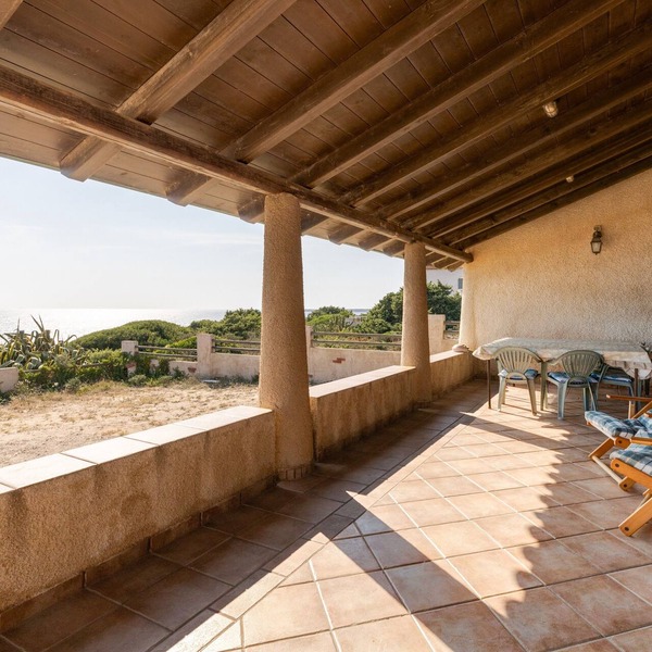 Villa Timbora on the Beach with Ocean View, Terrace