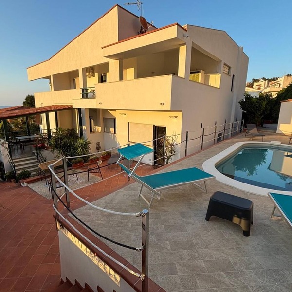 VILLA TIMOLEONTE - ADDAURA