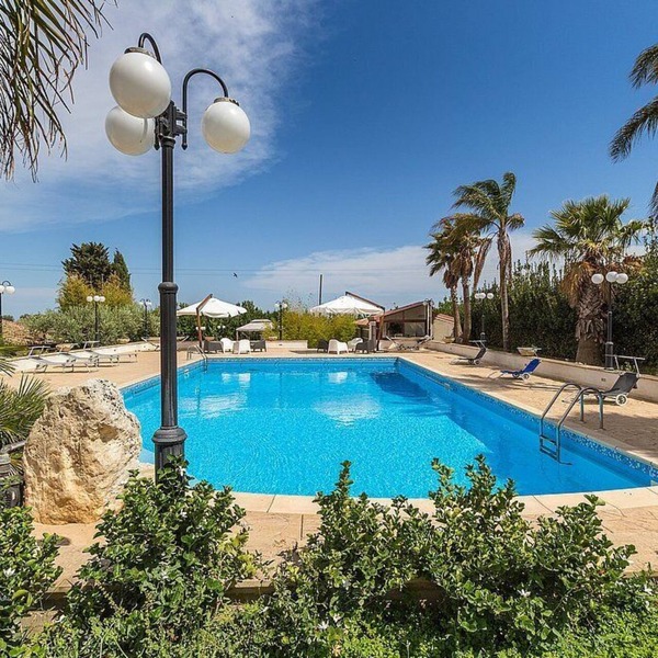 Villa Tormalina: An elegant and welcoming villa in a quiet position, surrounded by the Sicilian countryside, with Free WI-FI.
