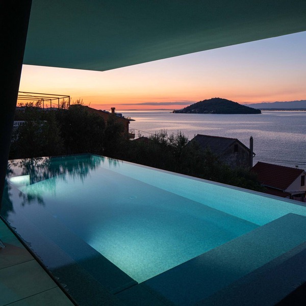Villa Trinity - Hillside villa with Sea View and Infinity Pool