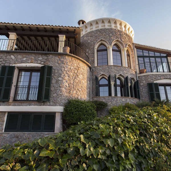 * Villa Valldemossa *